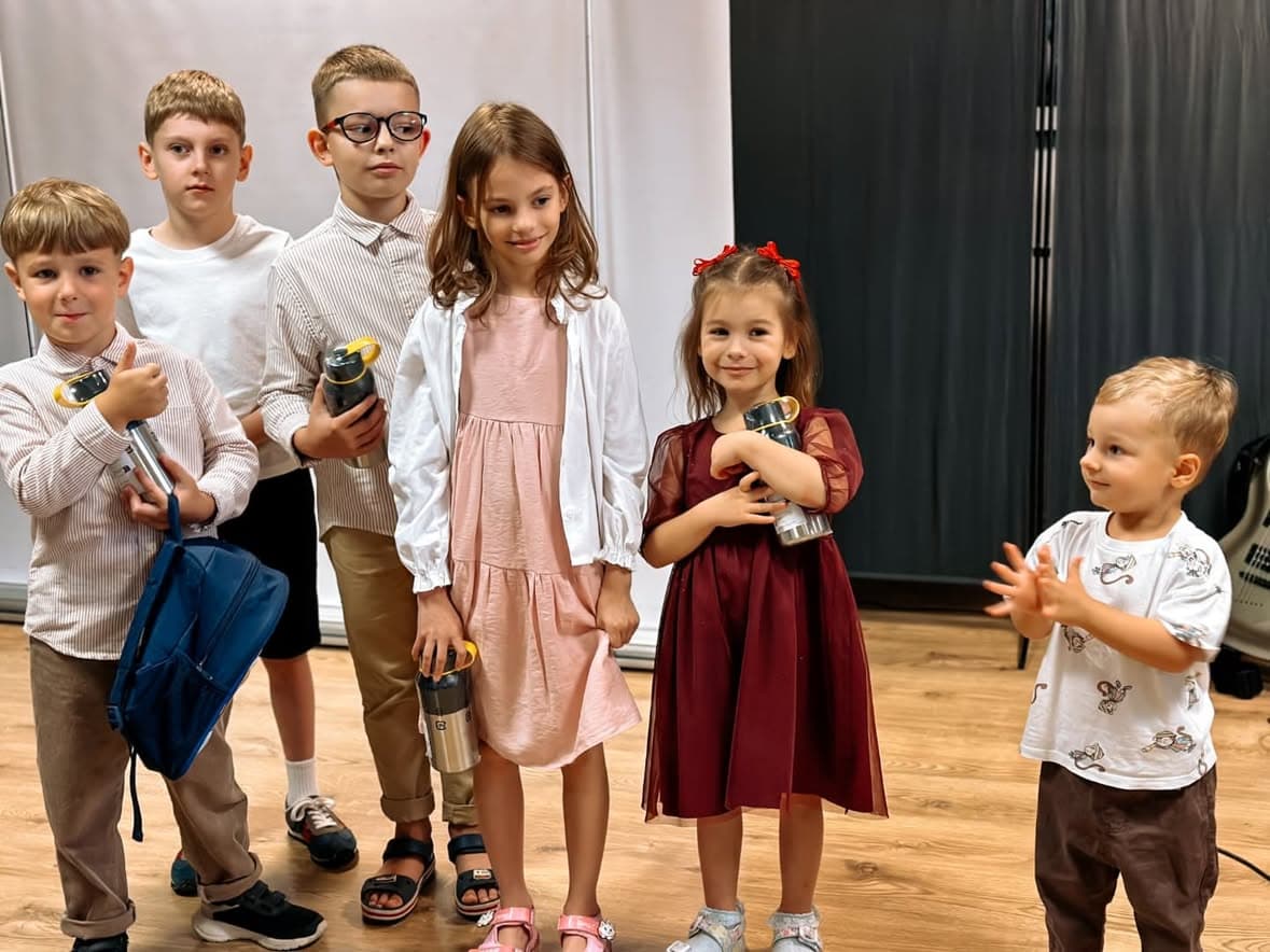 Dzieci wspólnoty po dziecięcym wydarzeniu